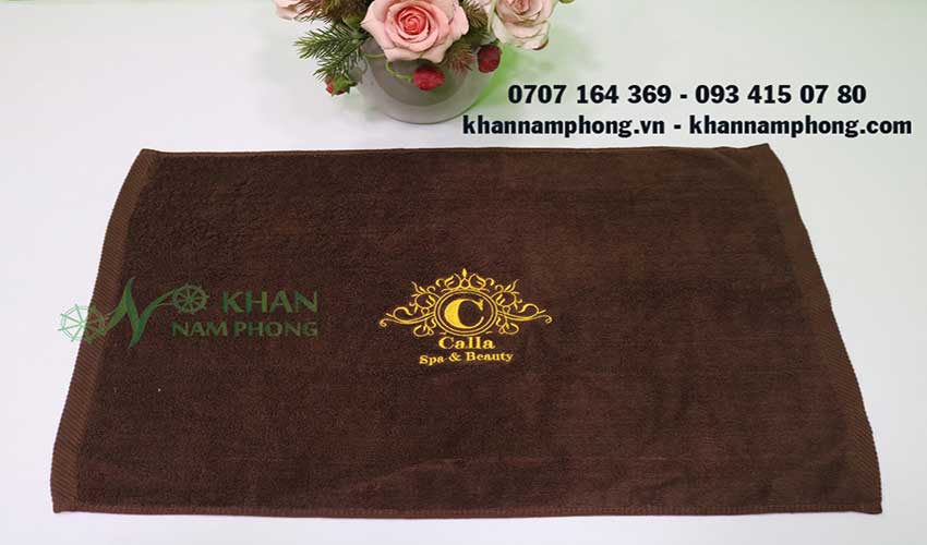 Khăn Mặt Cotton Màu Nâu Socola Thêu Logo Mẫu khăn mặt Calla Spa (Nâu Socola - Cotton)