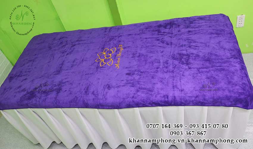 Bộ Khăn Trải Giường Spa Màu Tím Microfiber Thêu Logo Mẫu khăn trải giường Award Beauty 24 (Tím - Microfiber)