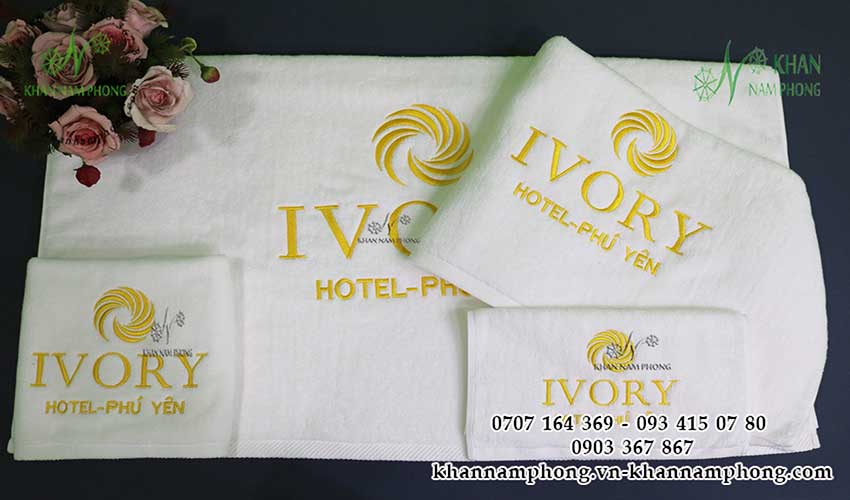 Combo Khăn Tắm Khách Sạn 100% Cotton Cao Cấp Thêu Logo Màu Trắng Combo Khăn Tắm Khách Sạn 100% Cotton Cao Cấp Thêu Logo Màu Trắng