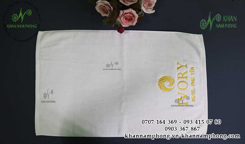 Khăn Tắm Khách Sạn 100% Cotton Thêu Logo 40X60Cm Màu Trắng Khăn Tắm Khách Sạn 100% Cotton Thêu Logo 40x60cm Màu Trắng