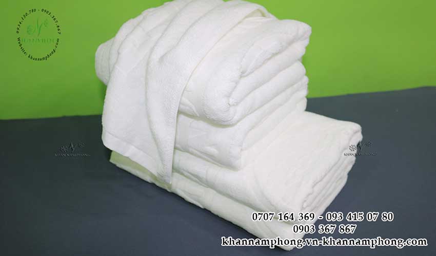 Khăn Bông Tắm Khách Sạn 70X140Cm Dập Logo 100% Cotton Màu Trắng Khăn Bông Tắm Khách Sạn 70x140cm Dập Logo 100% Cotton Màu Trắng