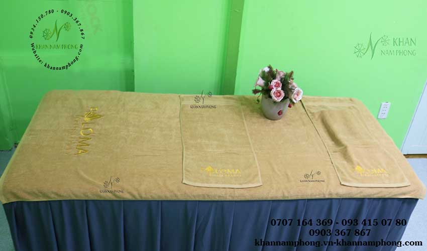 Bộ Khăn Trải Giường Spa Nâu Nhạt 100% Cotton Thêu Logo Mẫu khăn trải giường Paloma Paris Beauty (Da bò-Cotton)
