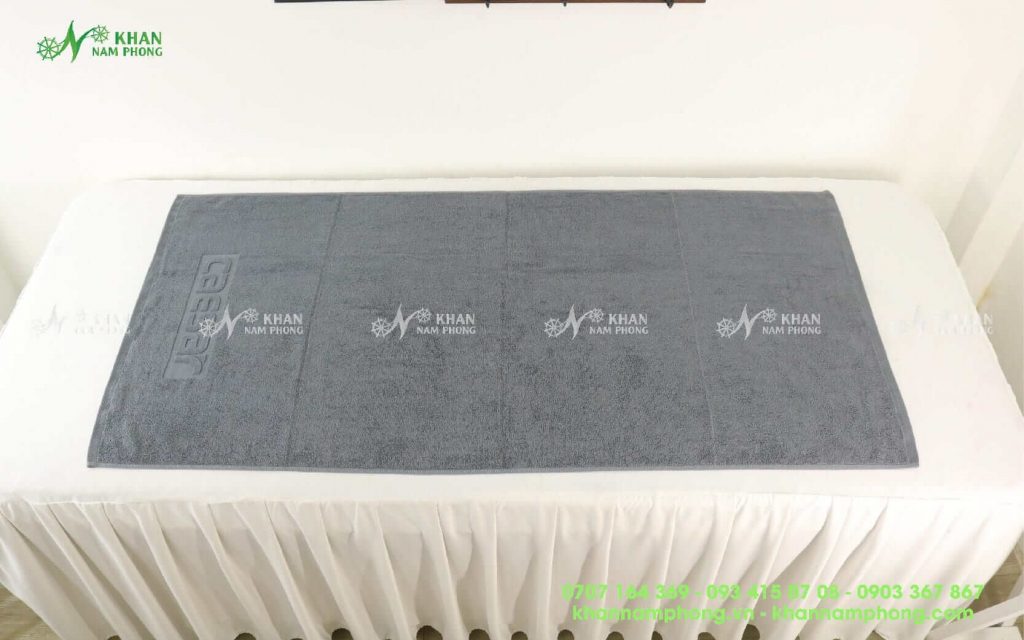 Khăn Bông Tắm Khách Sạn 100% Cotton Cao Cấp Dập Nổi Logo Màu Xám Ghi Khăn Bông Tắm Khách Sạn 100% Cotton Cao Cấp Dập Nổi Logo Màu Xám Ghi