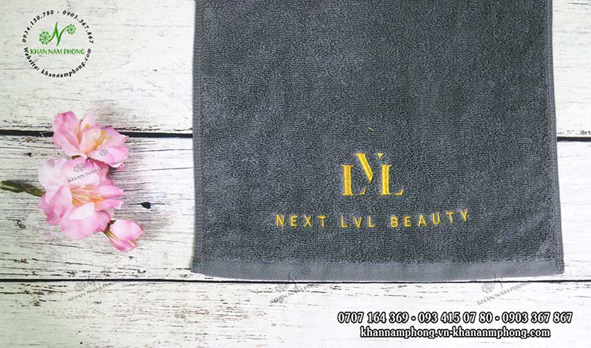 Khăn Quấn Tóc Spa Màu Xám 100% Cotton Thêu Logo Kt- 34X80Cm Khăn Quấn Tóc Spa Màu Xám 100% Cotton Thêu Logo KT- 34x80cm