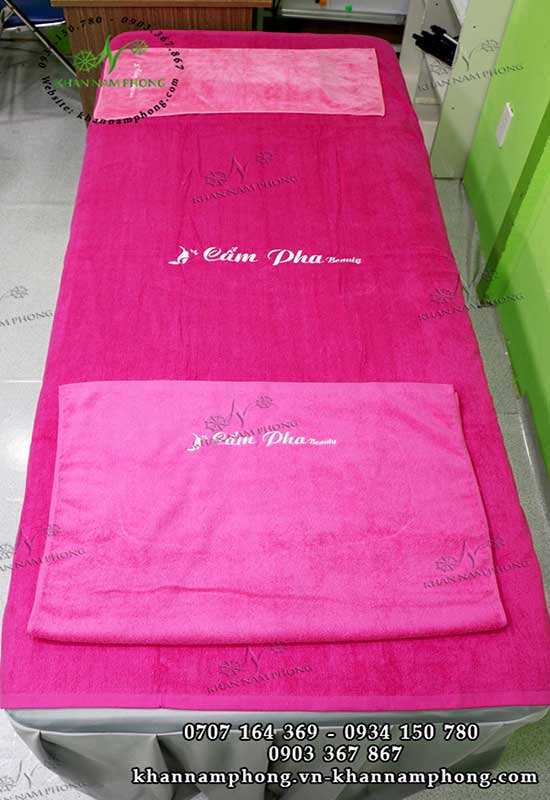 Bộ Khăn Trải Giường Spa Microfiber Màu Hồng Thêu Logo Mẫu khăn trải giường Cẩm Pha Spa (Hồng - Microfiber)