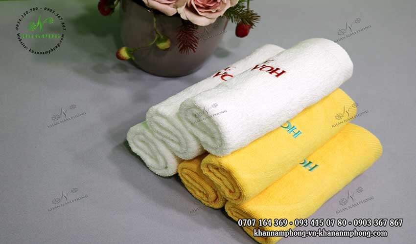 Khăn Tắm Quấn Body, Quấn Người Spa 70X140Cm Màu Vàng 100 Cotton Thêu Logo Hoàng Kim Spa Khăn Tắm Quấn Body, Quấn Người Spa 70x140cm Màu Vàng 100 Cotton Thêu Logo Hoàng Kim Spa