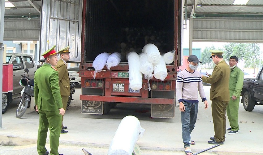 10+ Đơn Vị Bán Khăn Tắm Khách Sạn Hải Phòng Uy Tín Xe chở khăn lậu kém chất lượng bị bắt