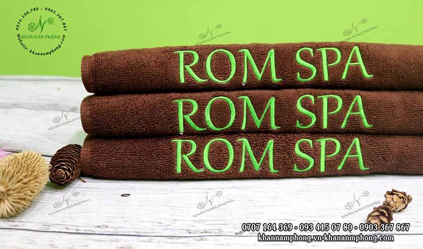 Khăn Mặt Cotton Màu Nâu Socola Thêu Logo Mẫu khăn mặt ROM SPA (Nâu Socola - Cotton)