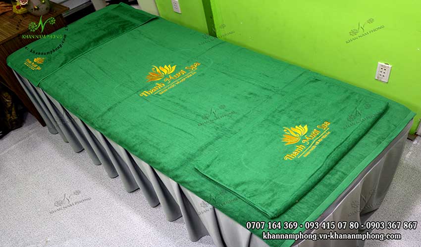 Khăn Tắm Body Spa Màu Xanh Lá 100% Cotton Thêu Logo Mẫu khăn body Thanh Mười Spa (Xanh lá - Cotton)