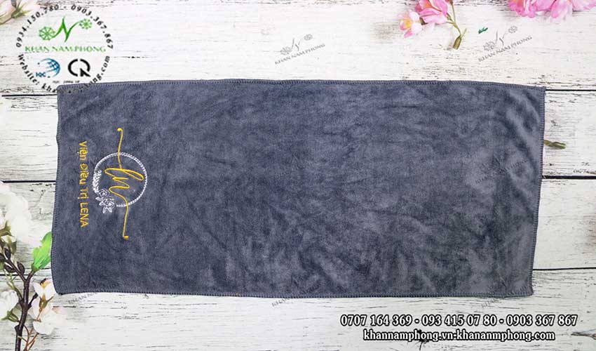 Khăn Quấn Tóc Spa Microfiber Màu Xám Thêu Logo Kt - 35X75Cm Khăn Quấn Tóc Spa Microfiber Màu Xám Thêu Logo KT - 35x75cm