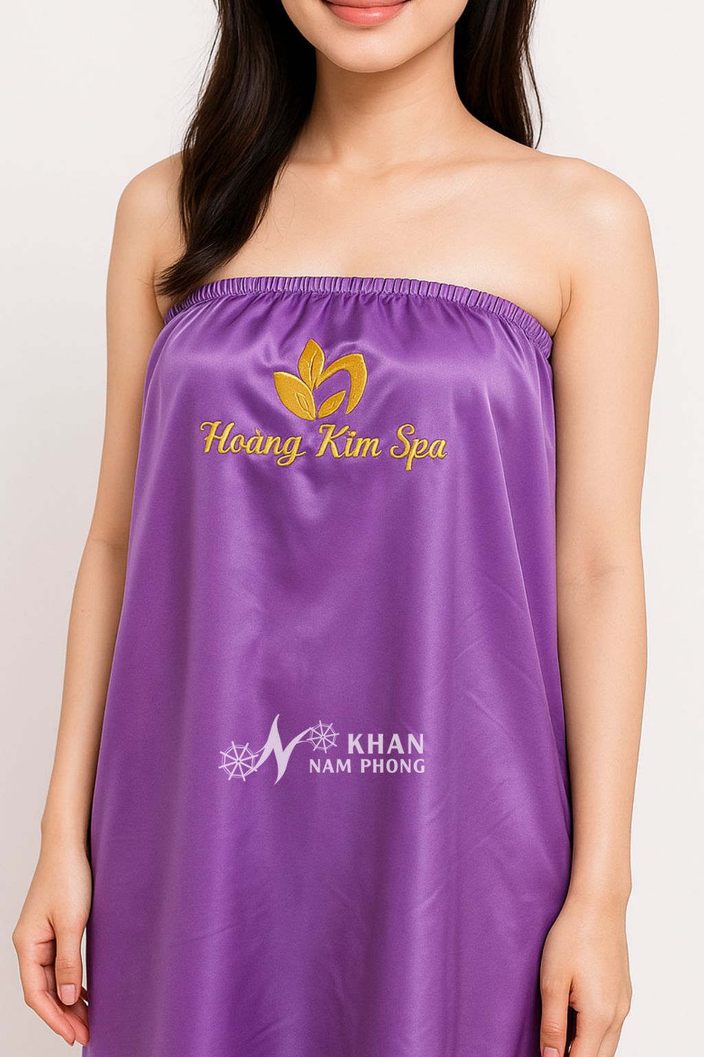 Bộ Váy, Áo Quây Lửng Spa, Massage Vải Lụa Phi Bóng Màu Tím Thêu Logo Trước Ngực Bộ Váy, Áo Quây Lửng Spa, Massage Vải Lụa Phi Bóng Màu Tím Thêu Logo Trước Ngực