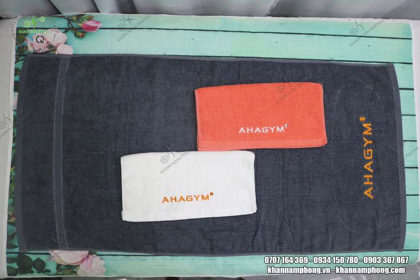 Khăn Thể Thao Tập Gym Cao Cấp Màu Trắng, Đỏ 34X80Cm Thêu Logo Ahagym Khăn Thể Thao Tập Gym Cao Cấp Màu Trắng, Đỏ 34x80cm Thêu Logo AHAGYM