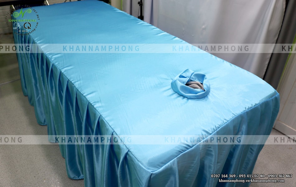 Ga Trải Giường Nối Mi, Phun Xăm, Spa, Tmv Có Lỗ Màu Xanh Ngọc Nhạt Chất Liệu Lụa Hàn Quốc Ga Trải Giường Nối Mi, Phun Xăm, Spa, TMV Có Lỗ Màu Xanh Ngọc Nhạt Chất Liệu Lụa Hàn Quốc