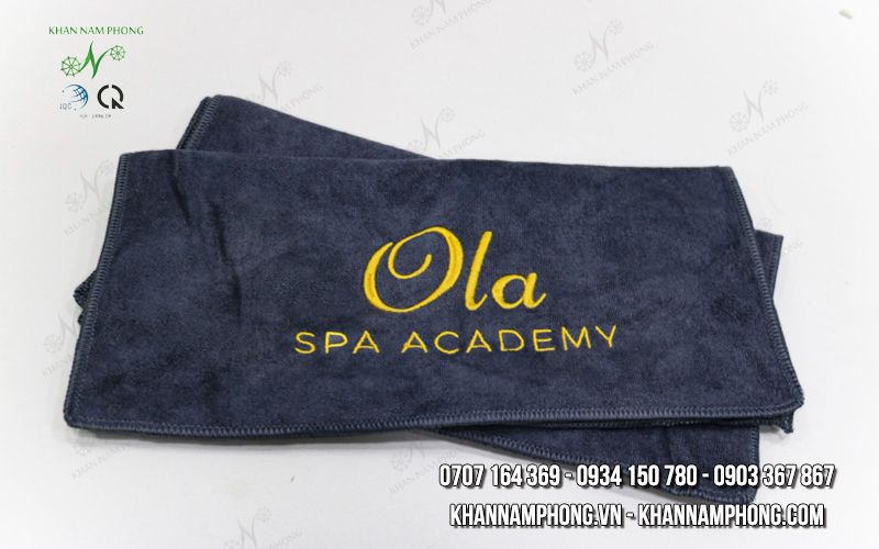 Khăn Spa Microfiber Màu Xám Lông Chuột Thêu Logo Ola Spa Academy - KT 34x34cm Khăn Spa Microfiber Màu Xám Lông Chuột Thêu Logo Ola Spa Academy - KT 34x34cm