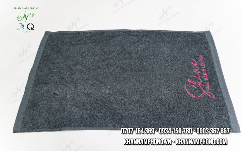 Khăn Spa 100% Cotton Màu Xám Thêu Logo Shine NAIL BAR & LOUNGE (40x60cm) Khăn Spa 100% Cotton Màu Xám Thêu Logo Shine NAIL BAR & LOUNGE (40x60cm)