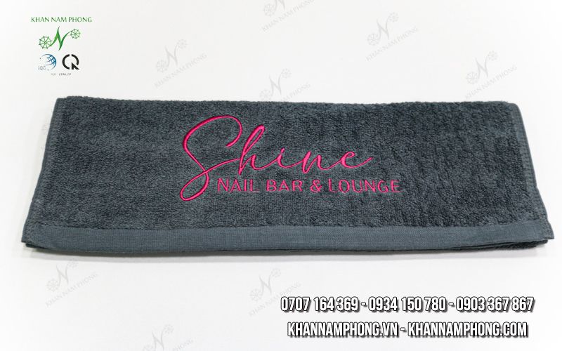 Khăn Spa 100% Cotton Màu Xám Thêu Logo Shine NAIL BAR & LOUNGE (40x60cm) Khăn Spa 100% Cotton Màu Xám Thêu Logo Shine NAIL BAR & LOUNGE (40x60cm)