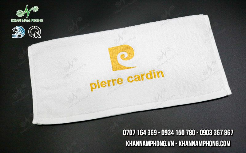 Khăn Tay Quà Tặng Màu Trắng Thêu Logo Pierre Cardin Bằng Chất Liệu Cotton Khăn tay quà tặng màu trắng thêu logo Pierre Cardin bằng chất liệu cotton