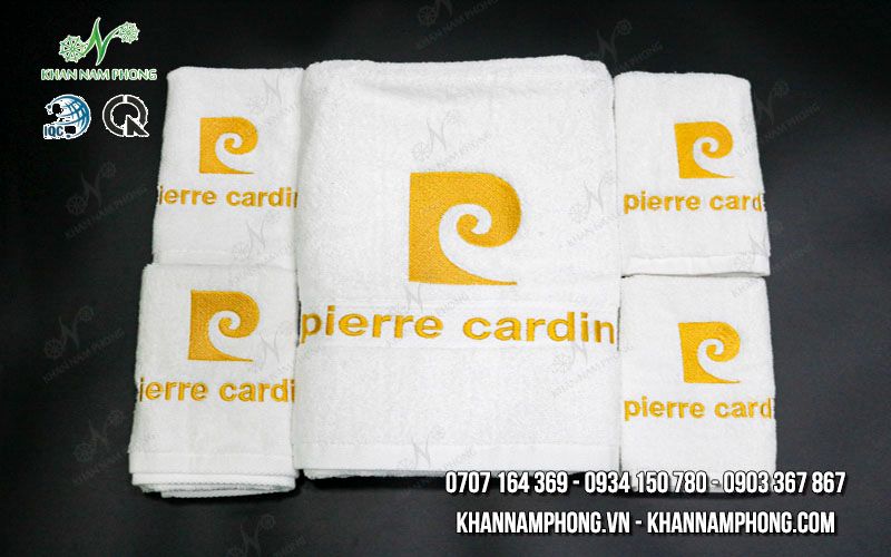 Combo Khăn Tay Quà Tặng Màu Trắng Thêu Logo Pierre Cardin Bằng Chất Liệu Cotton Combo Khăn tay quà tặng màu trắng thêu logo Pierre Cardin bằng chất liệu cotton