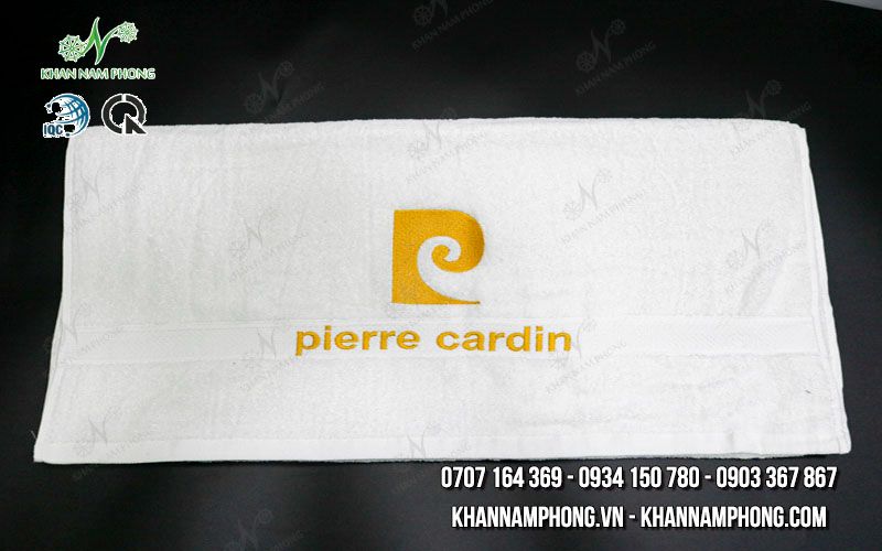 Combo Khăn Tay Quà Tặng Màu Trắng Thêu Logo Pierre Cardin Bằng Chất Liệu Cotton Combo Khăn tay quà tặng màu trắng thêu logo Pierre Cardin bằng chất liệu cotton