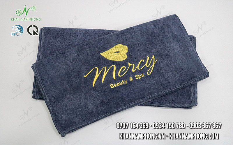 Khăn Spa Màu Xám Ghi 40X80Cm Microfiber Thêu Logo Mercy Beauty &Amp; Spa Khăn Spa Màu Xám Ghi 40x80cm Microfiber Thêu Logo MERCY Beauty & Spa