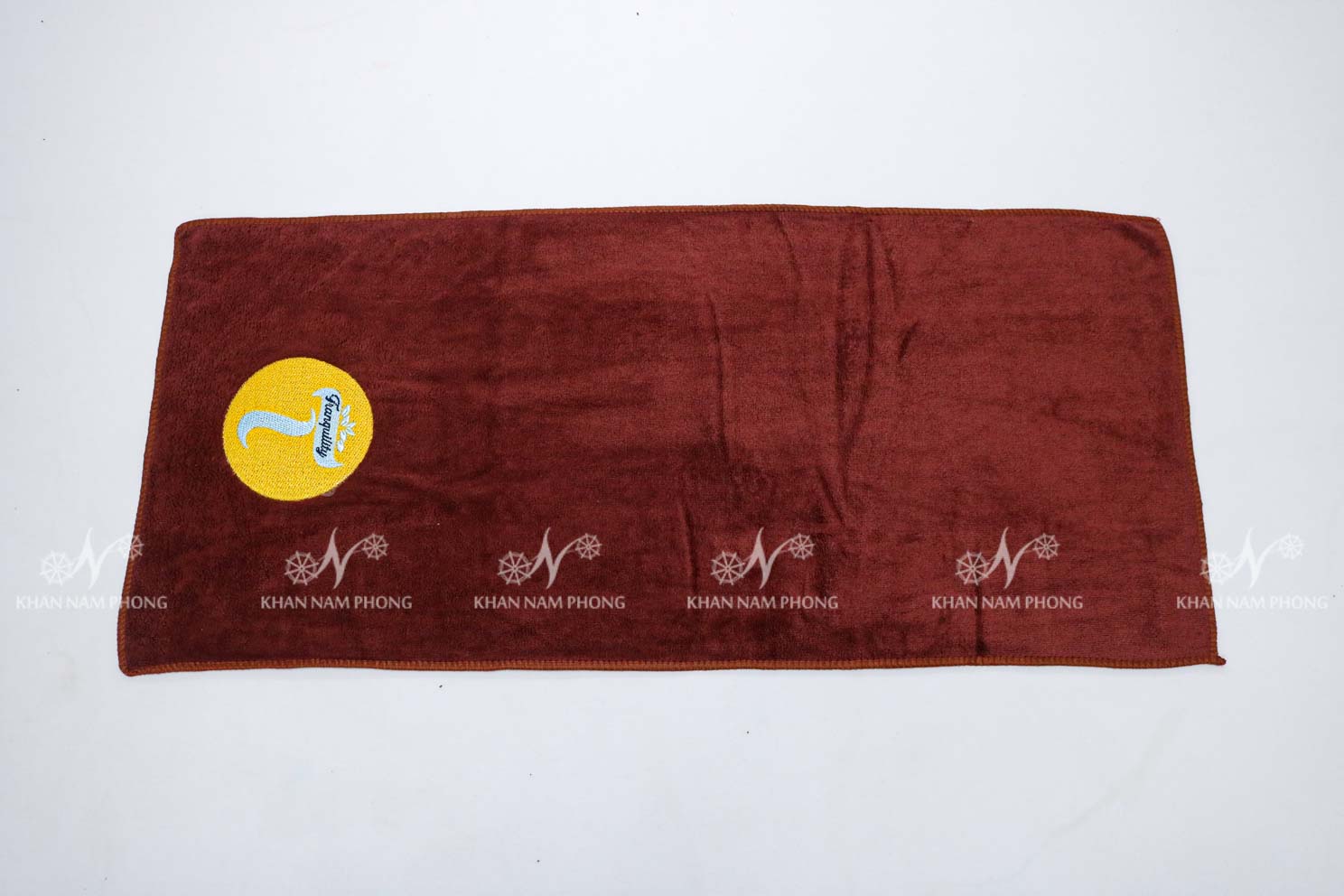 Khăn Quấn Đầu Spa Microfiber Màu Nâu Socola Thêu Logo - Kt 35X75Cm Khăn Quấn Đầu Spa Microfiber Màu Nâu Socola Thêu Logo - KT 35x75cm