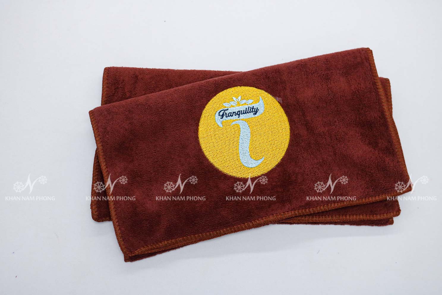 Khăn Quấn Đầu Spa Microfiber Màu Nâu Socola Thêu Logo - Kt 35X75Cm Khăn Quấn Đầu Spa Microfiber Màu Nâu Socola Thêu Logo - KT 35x75cm