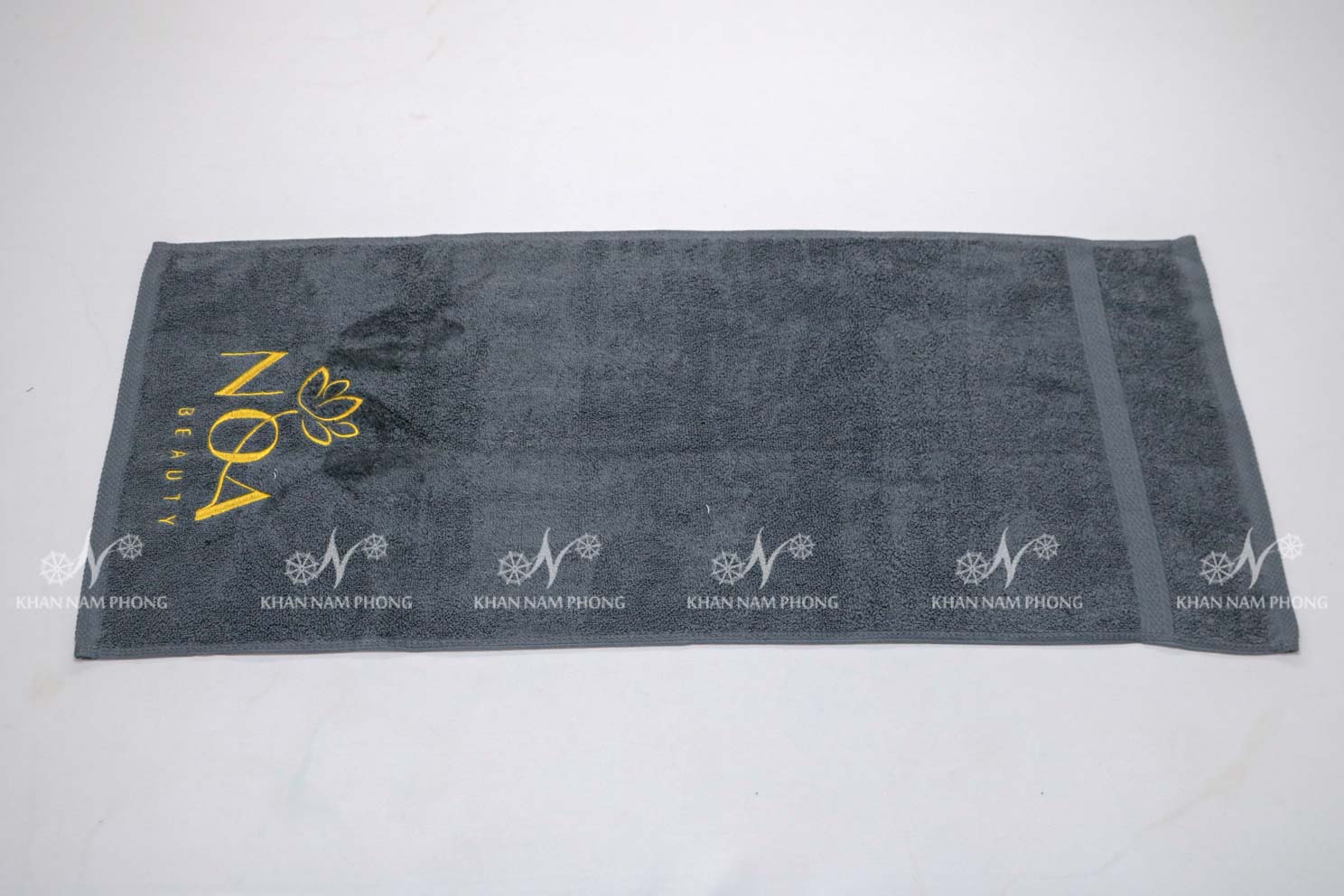 Khăn Spa, Khăn Gội Đầu 100% Cotton Thêu Logo NOA BEAUTY Màu Xám Khăn Spa, Khăn Gội Đầu 100% Cotton Thêu Logo NOA BEAUTY Màu Xám