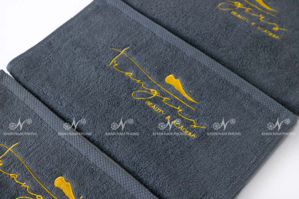 Khăn Spa, Khăn Gội Đầu 100% Cotton Thêu Logo Màu Xám Khăn Spa, Khăn Gội Đầu 100% Cotton Thêu Logo Màu Xám