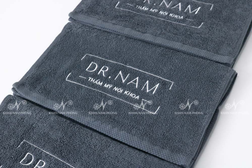 Khăn Spa, Khăn Gội Đầu 100% Cotton Thêu Logo DR. NAM Màu Xám Khăn Spa, Khăn Gội Đầu 100% Cotton Thêu Logo DR. NAM Màu Xám