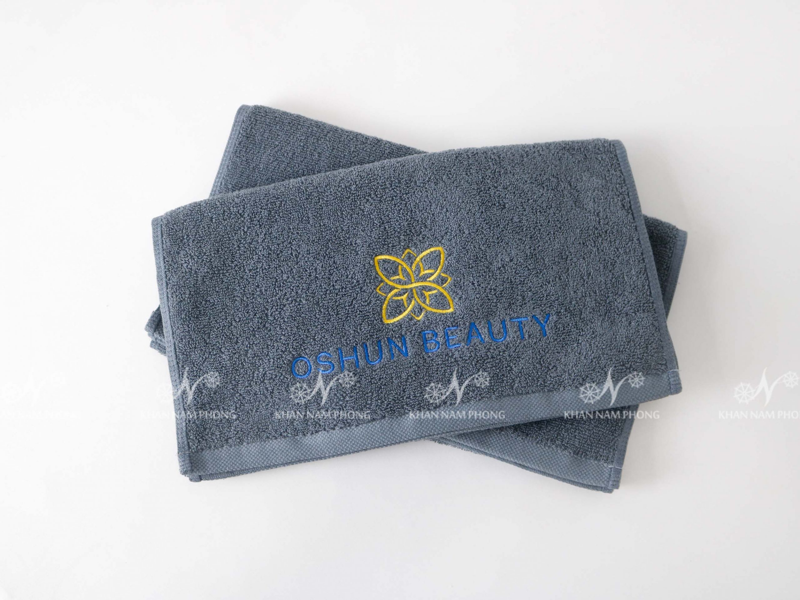Khăn Spa, Khăn Gội Đầu 100% Cotton Thêu Logo OSHUN BEAUTY Màu Xám Khăn Spa, Khăn Gội Đầu 100% Cotton Thêu Logo OSHUN BEAUTY Màu Xám