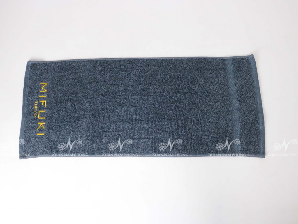 Khăn Quấn Tóc Spa Màu Xám 100% Cotton Thêu Logo Mifuki Tokyo Kt- 34X80Cm Khăn Quấn Tóc Spa Màu Xám 100% Cotton Thêu Logo Mifuki Tokyo KT- 34x80cm
