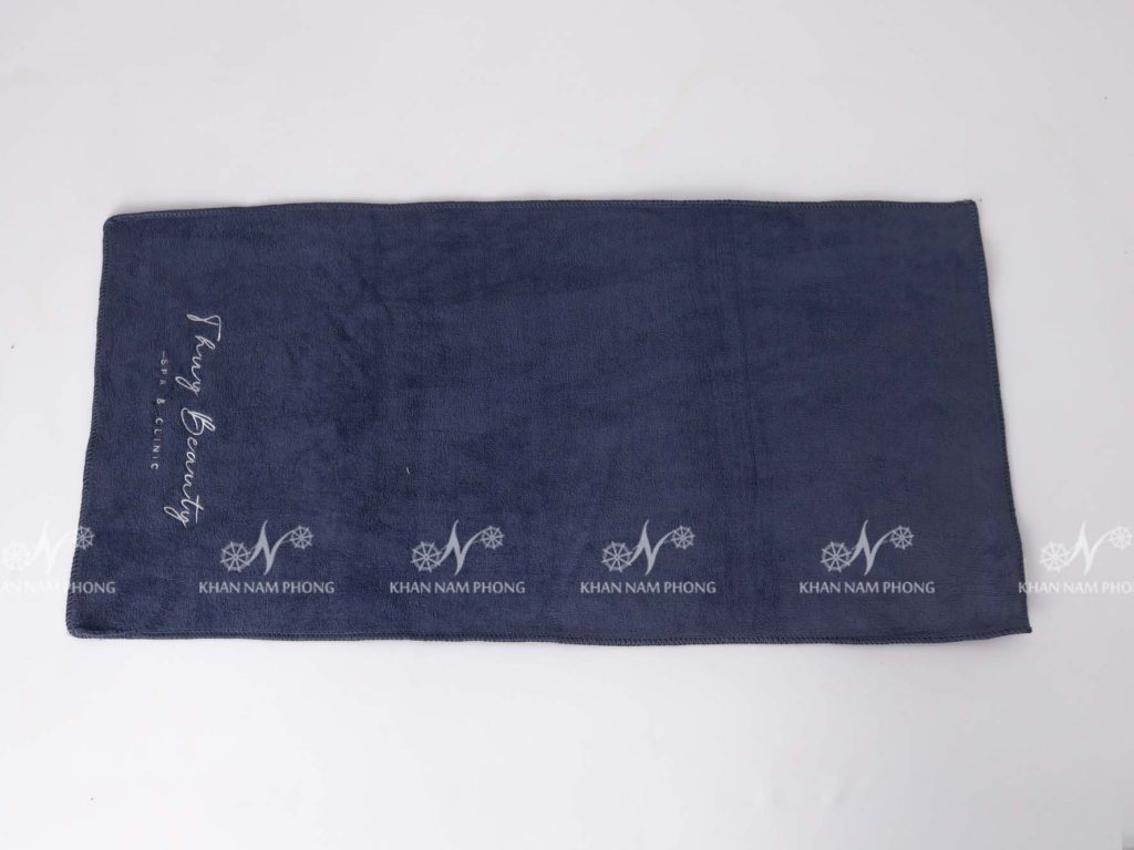Khăn Quấn Tóc Spa Microfiber Màu Xám Thêu Logo Kt - 35X75Cm Khăn Quấn Tóc Spa Microfiber Màu Xám Thêu Logo KT - 35x75cm