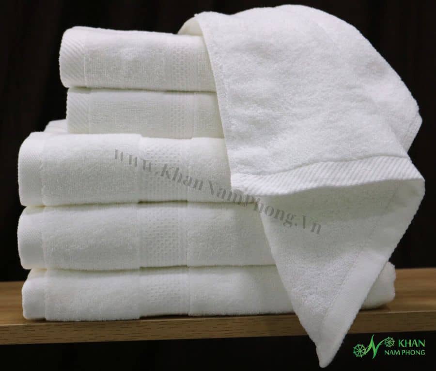 68+ Mẫu Khăn Tắm Khách Sạn Tại Quy Nhơn Hỗ Trợ Dập Logo Miễn Phí Sll Combo Khăn Tắm Khách Sạn Màu Trắng Cotton - Hình ảnh thật 100%
