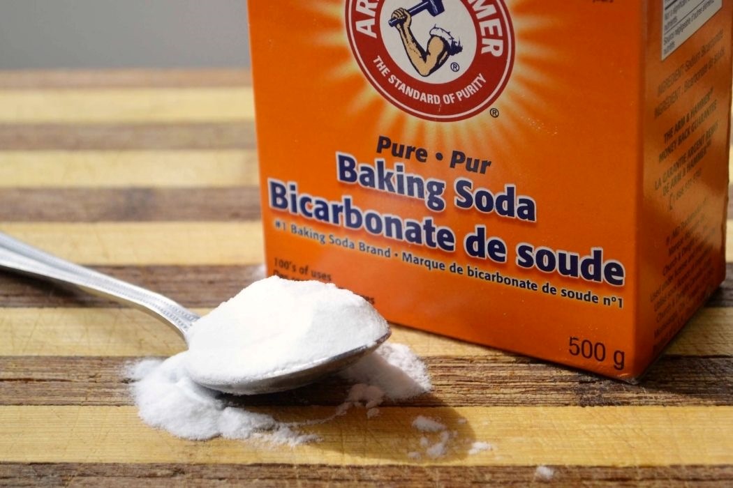 Dùng Baking Soda Để Xử Lý Nệm Bẩn Dùng baking soda để xử lý nệm bẩn