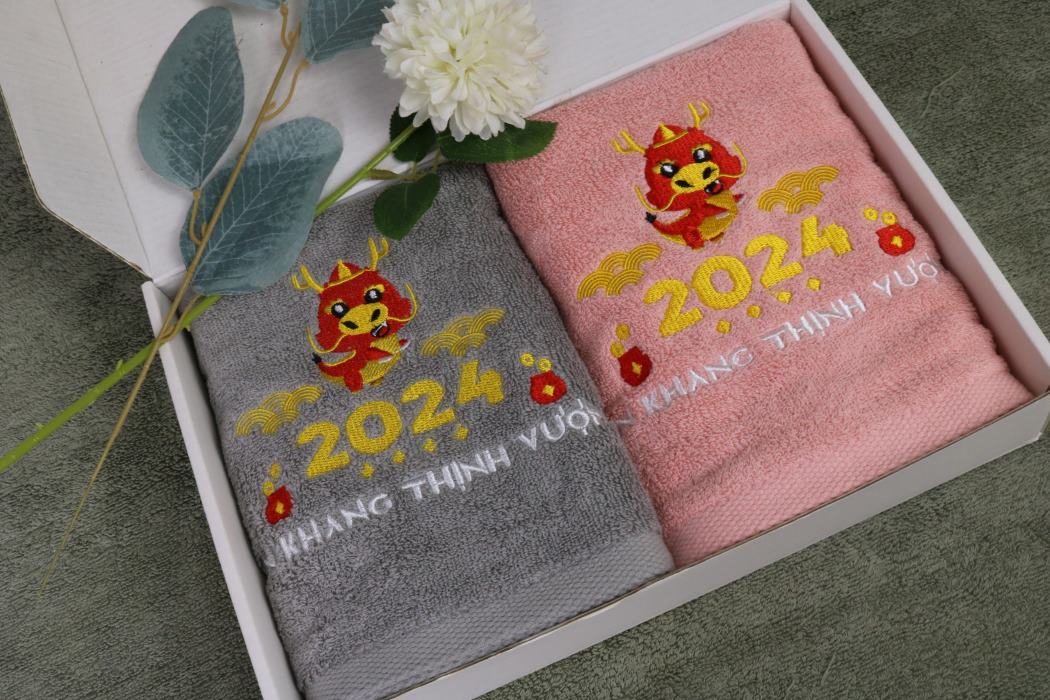 Khăn Thêu Logo Theo Yêu Cầu, Phù Hợp Để Làm Quà Tặng Khăn thêu logo theo yêu cầu, phù hợp để làm quà tặng