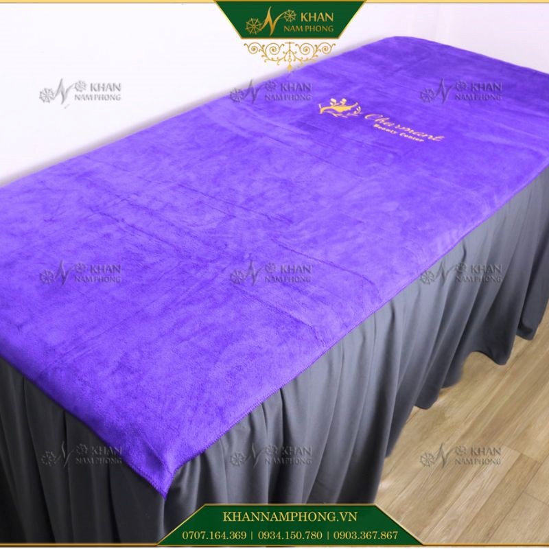 Khăn Trải Giường Spa Màu Tím Thêu Logo Chất Liệu Microfiber Khăn trải giường spa màu tím thêu logo chất liệu microfiber