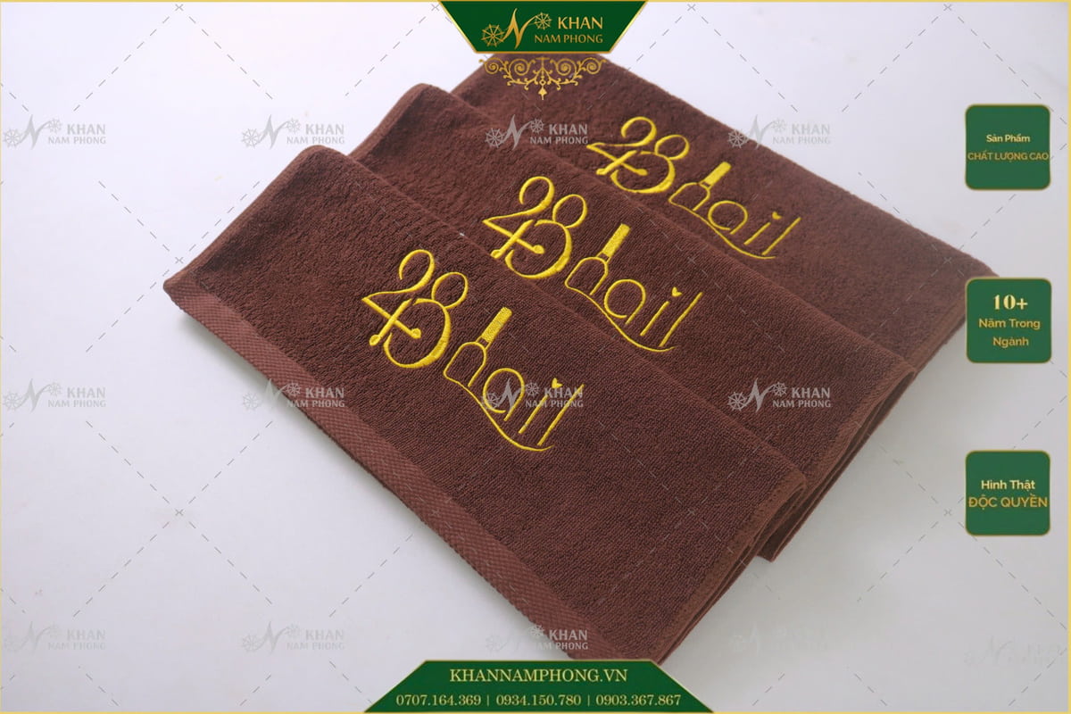 Top Những Mẫu Logo Thêu Cực Đẹp Ở Khăn &Amp; Áo Cho Bạn Tham Khảo Kích thước logo hài hòa với khăn