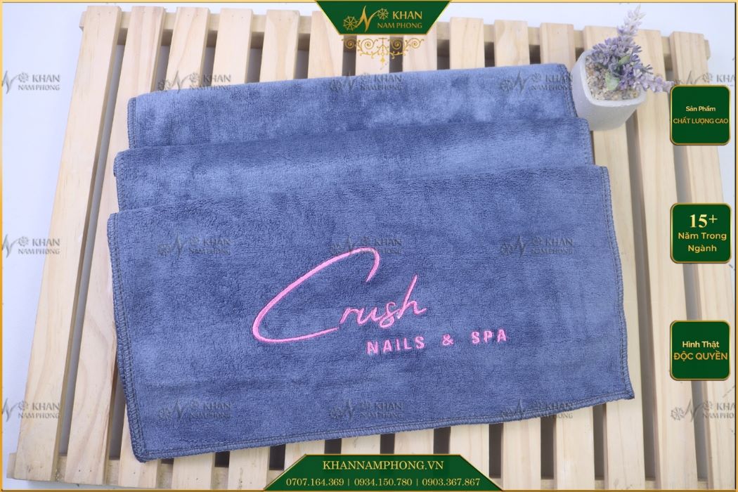 Khăn Spa Màu Xám Chất Liệu Microfiber 35X75Cm Thêu Logo Theo Yêu Cầu Khăn spa màu xám chất liệu microfiber 35x75cm thêu logo theo yêu cầu