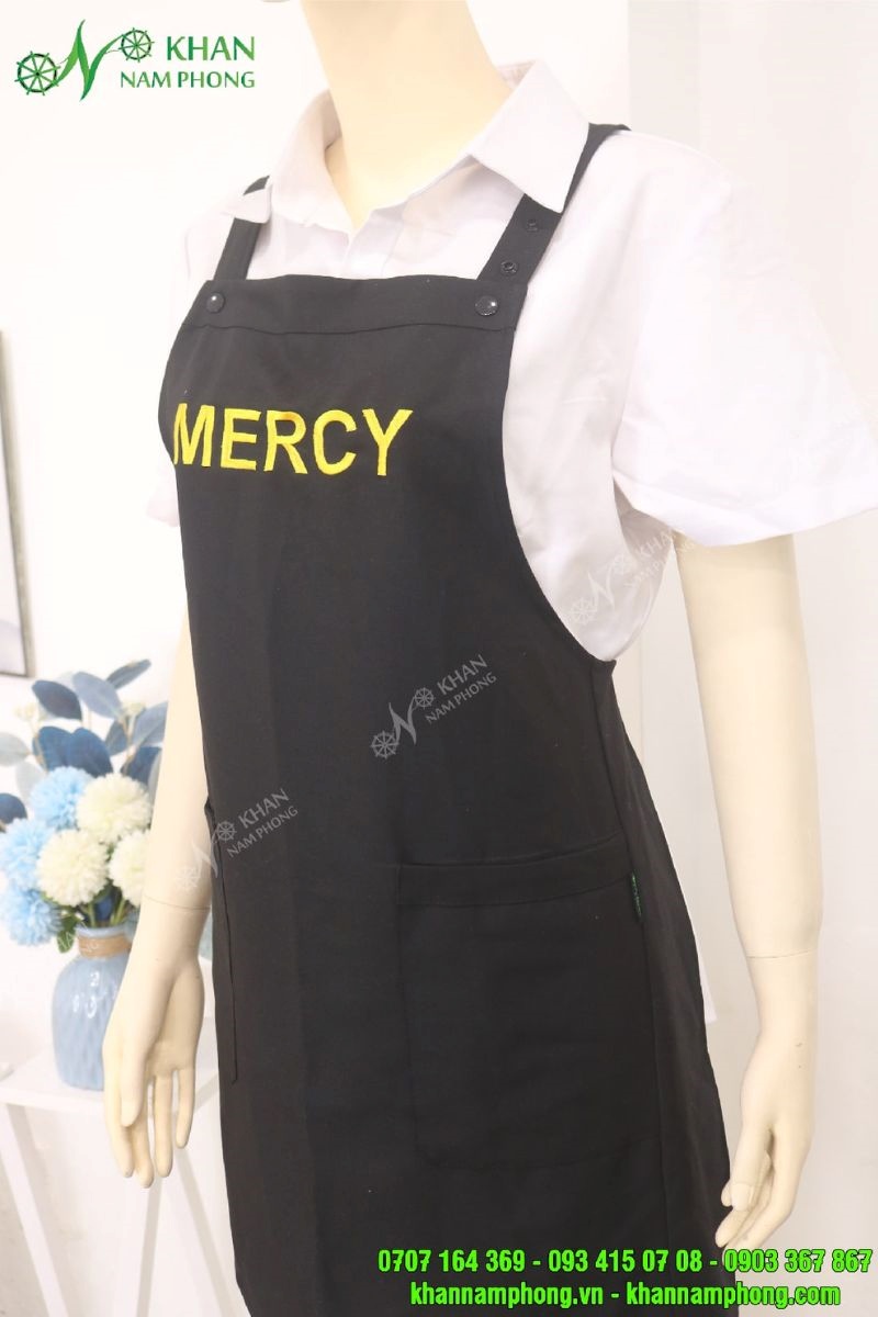 Mẫu Tạp Dề Làm Nail, Làm Tóc Dáng Basic Thêu Logo Màu Xanh Đen Mẫu Tạp Dề Làm Nail, Làm Tóc Dáng Basic Thêu Logo Màu Xanh Đen