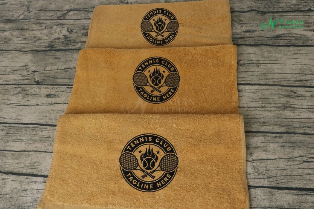 Khăn Lau Mồ Hôi Cotton Cao Cấp Màu Nâu Cà Phê Sữa Thêu Logo 34X80Cm Khăn Lau Mồ Hôi Cotton Cao Cấp Màu Nâu Cà Phê Sữa Thêu Logo 34x80cm