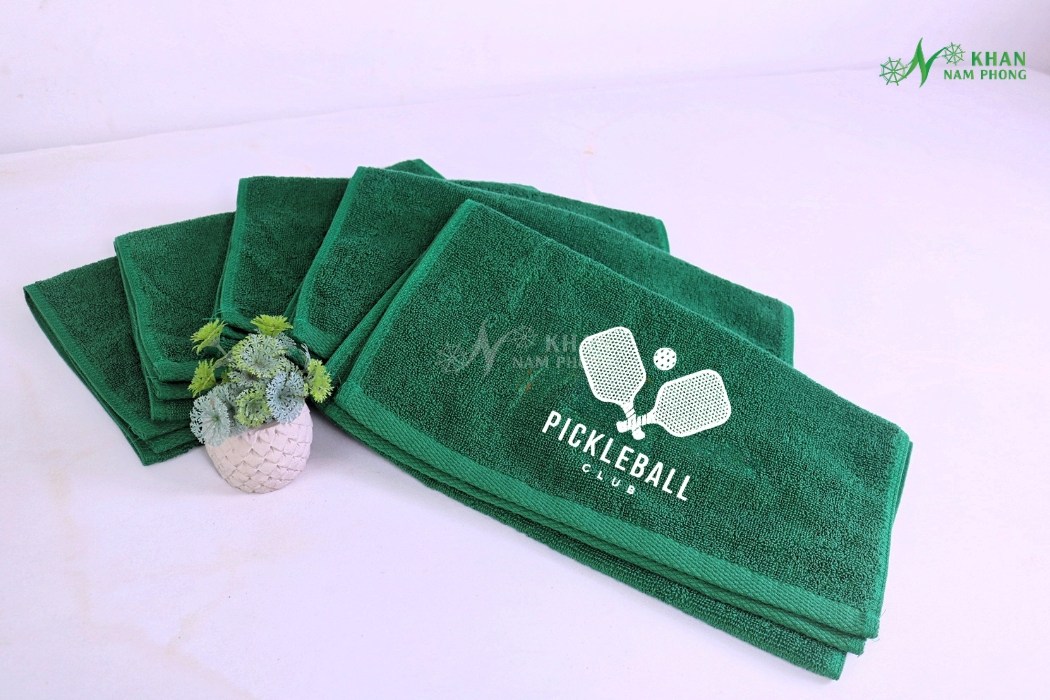 Khăn Thể Thao Pickleball Cotton Xanh Lá 34X80Cm Thêu Logo Vợt Bóng Trắng Khăn thể thao pickleball xanh lá thêu logo chất lượng cao