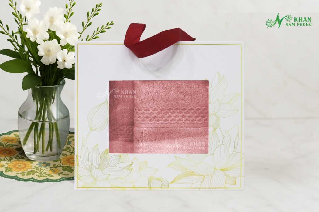 Combo 2 Khăn Quà Tặng Vbamboo 28X50Cm &Amp; 50X100Cm Màu Hồng Đóng Gói Hộp Kéo Trắng Khăn quà tặng cao cấp VBamboo màu hồng dành cho spa và khách sạn