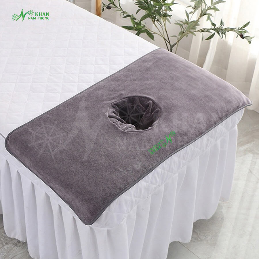Khăn Trải Spa Microfiber Khoét Lỗ 40X80Cm Màu Xám Nhạt Khăn trải spa microfiber màu xám nhạt với khoét lỗ tiện lợi