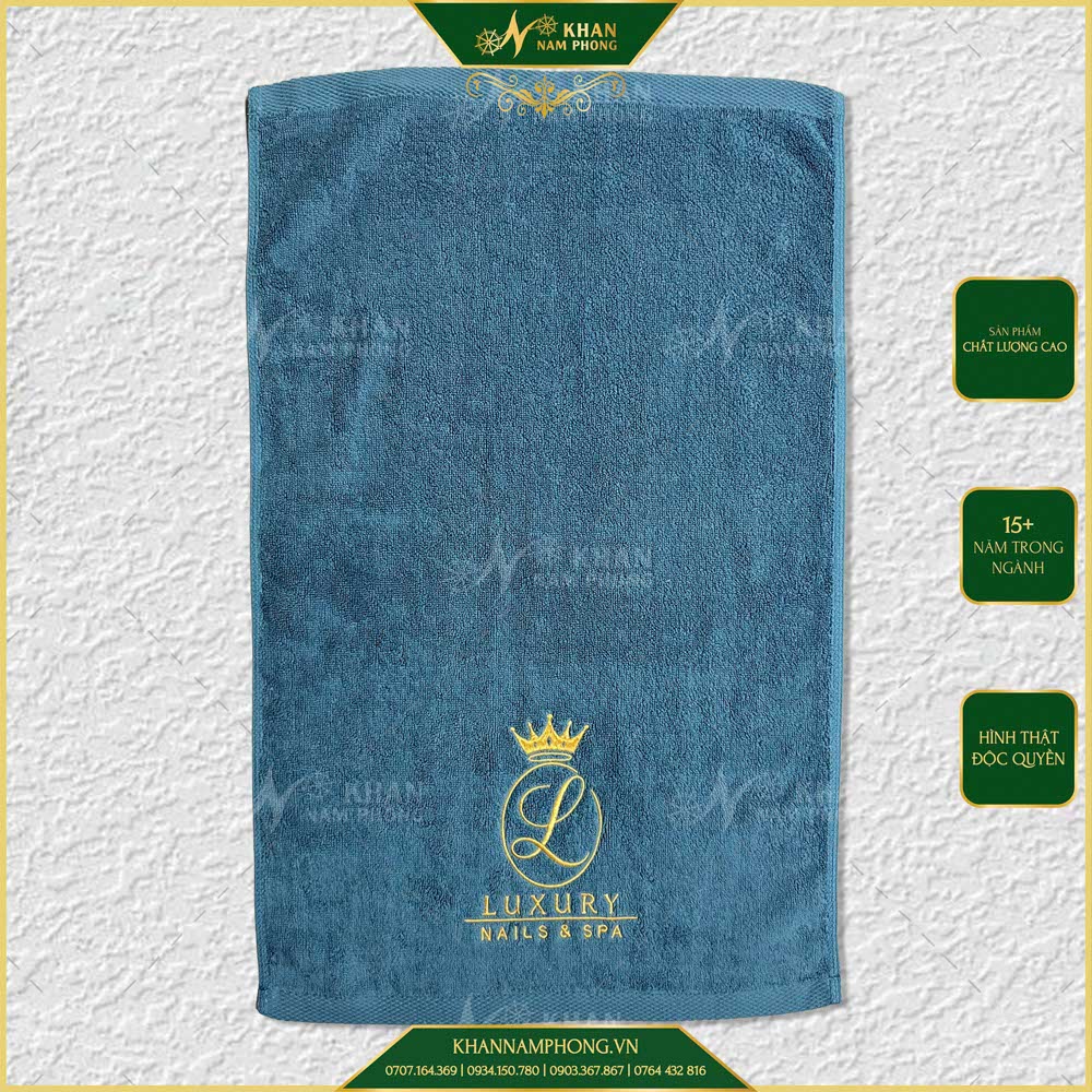 Khăn Manicure 40X60Cm Màu Xanh Vintage Và Vàng Bò Cotton Thêu Logo Luxury Nail &Amp; Spa Khăn Manicure 40X60cm Màu Xanh Vintage Và Vàng Bò Cotton Thêu Logo Luxury Nail & Spa